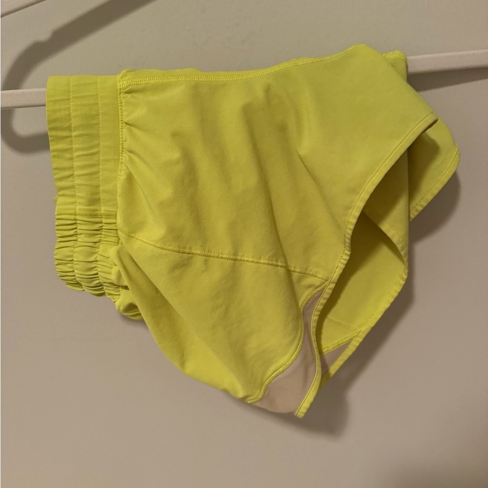 Lululemon Hottyhot Shorts 4” - Neon Yellow